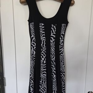 Connected Apparel Black & White Giraffe Panel Print Jersey Sleeveless Dress 6